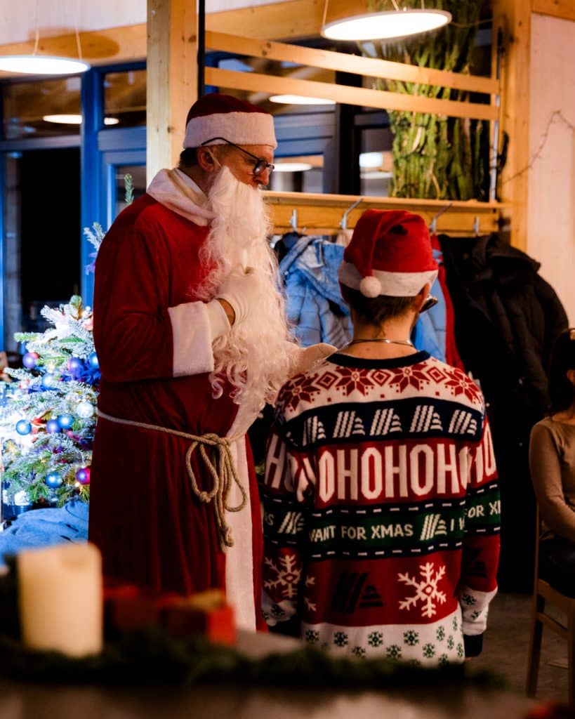 Nikolausaktion des RT 98 für das HPZ Bayreuth.